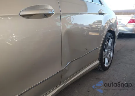 2011 Mercedes-Benz E 350 z USA, uszkodzony, nr VIN WDDHF5GB7BA424347